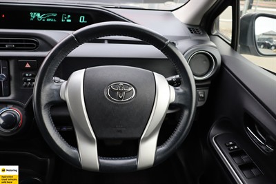 2013 Toyota Aqua - Thumbnail