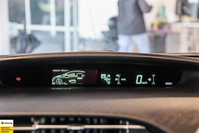 2012 Toyota Prius - Thumbnail