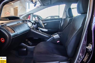 2012 Toyota Prius - Thumbnail