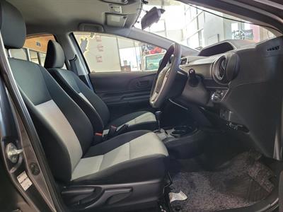 2013 Toyota Aqua - Thumbnail