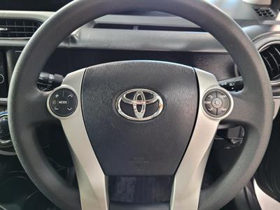 2013 Toyota Aqua - Thumbnail