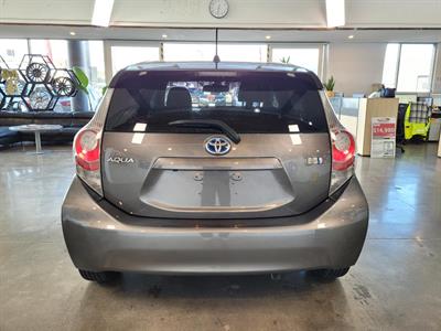 2013 Toyota Aqua - Thumbnail