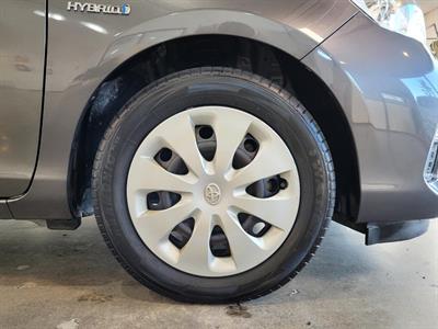 2013 Toyota Aqua - Thumbnail