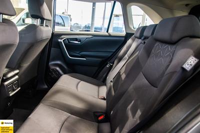 2020 Toyota RAV4 - Thumbnail