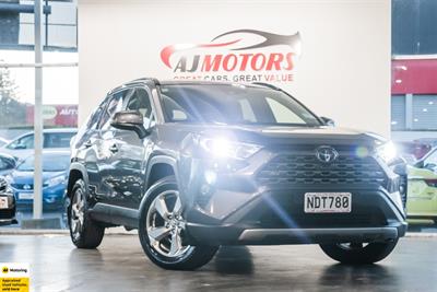 2020 Toyota RAV4 - Thumbnail
