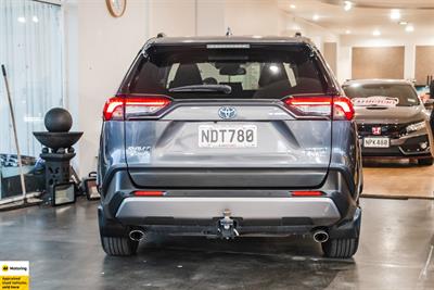 2020 Toyota RAV4 - Thumbnail