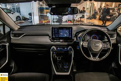 2020 Toyota RAV4 - Thumbnail