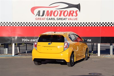 2012 Toyota Aqua - Thumbnail