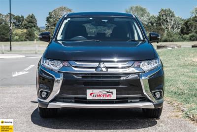 2017 Mitsubishi Outlander - Thumbnail