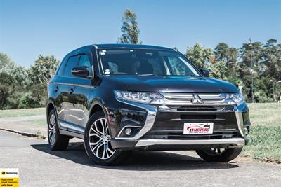 2017 Mitsubishi Outlander - Thumbnail
