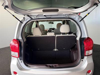 2015 Toyota Porte - Thumbnail