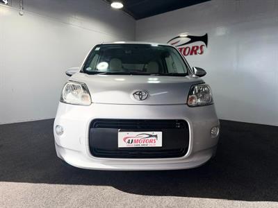 2015 Toyota Porte - Thumbnail