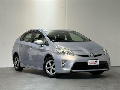 2014 Toyota Prius - Thumbnail