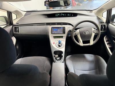 2014 Toyota Prius - Thumbnail