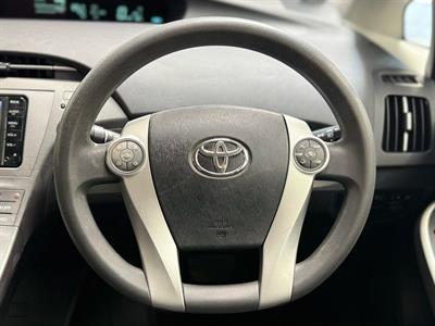2014 Toyota Prius - Thumbnail