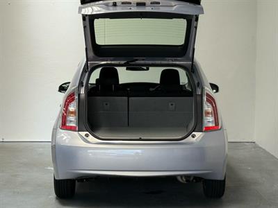 2014 Toyota Prius - Thumbnail