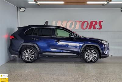 2023 Toyota RAV4 - Thumbnail