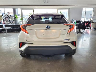 2019 Toyota C-HR - Thumbnail