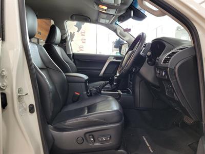 2020 Toyota Land Cruiser Prado - Thumbnail