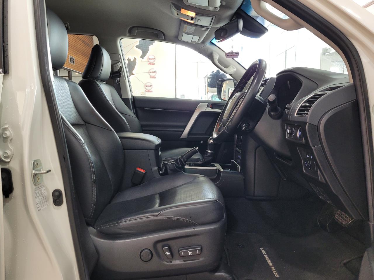 2020 Toyota Land Cruiser Prado