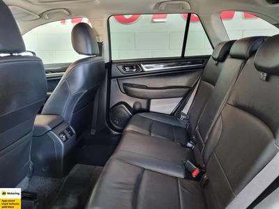 2015 Subaru Outback - Thumbnail