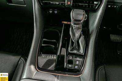 2025 Toyota Alphard - Thumbnail