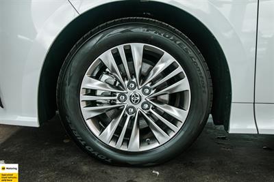 2025 Toyota Alphard - Thumbnail