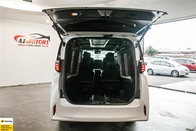 2025 Toyota Alphard - Thumbnail