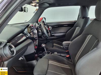 2015 Mini Cooper - Thumbnail