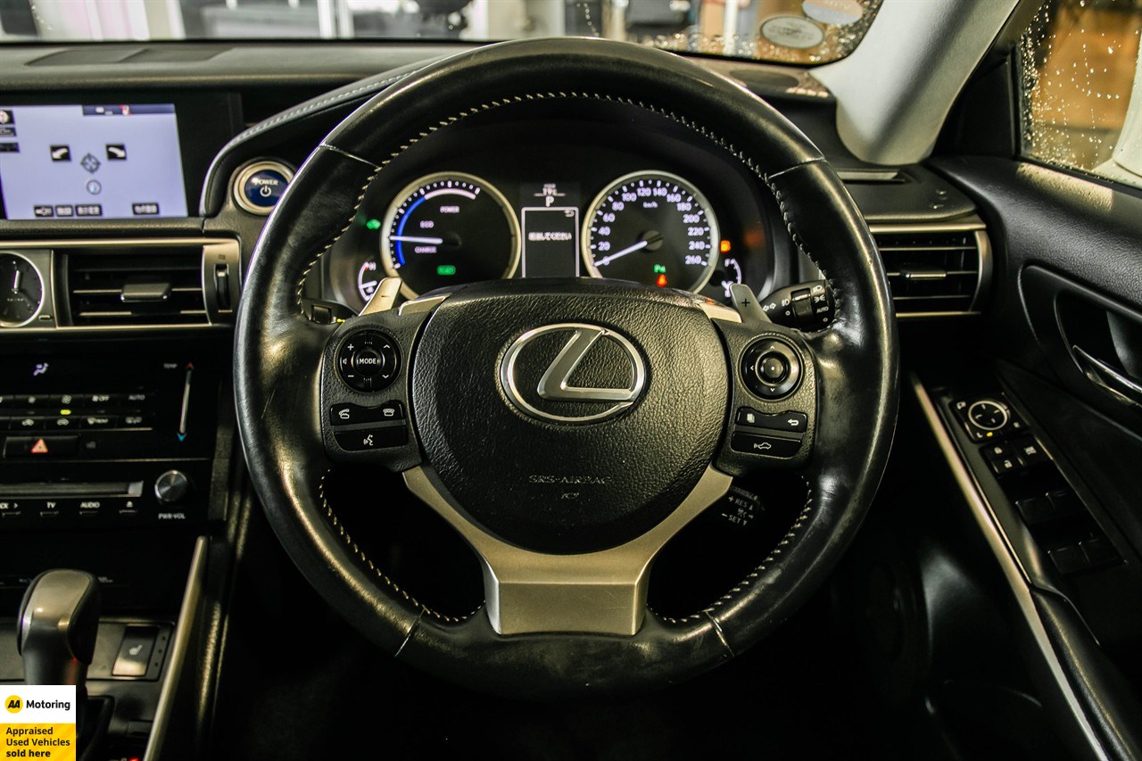 2013 Lexus IS 300h
