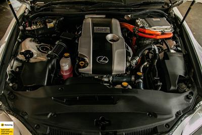 2013 Lexus IS 300h - Thumbnail