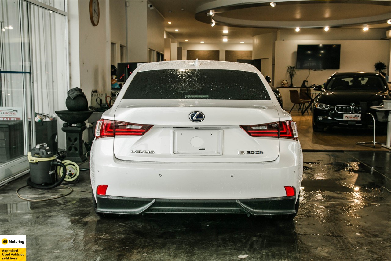 2013 Lexus IS 300h