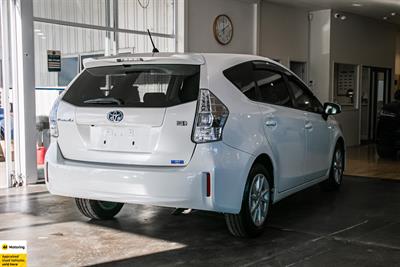 2012 Toyota Prius - Thumbnail
