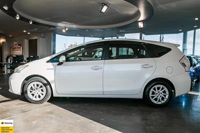 2012 Toyota Prius - Thumbnail