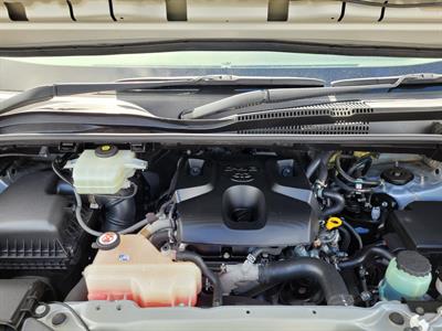 2020 Toyota Hiace - Thumbnail