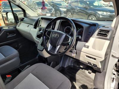 2020 Toyota Hiace - Thumbnail