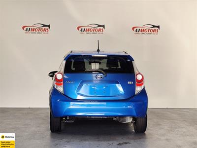 2014 Toyota Aqua - Thumbnail